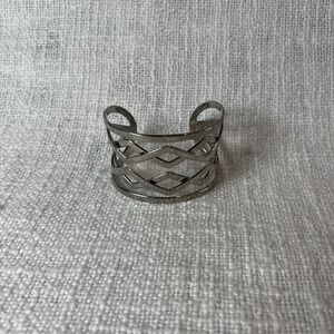 Vintage Lia Sophia Silver Tone Crisscross Cuff Bracelet Preppy Luxe Streetwear